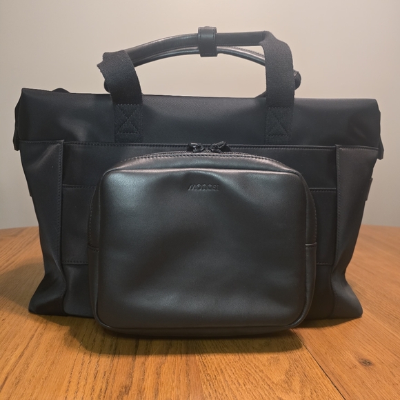 Monos Metro Duffel Black Vegan Leather Travel Bag Quicksnap Water Reaistant - Picture 4 of 16
